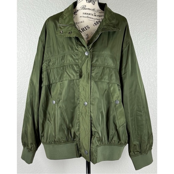 Free People We The Free Here Right Now Green Bomber Jacket, size Large - Picture 2 of 13